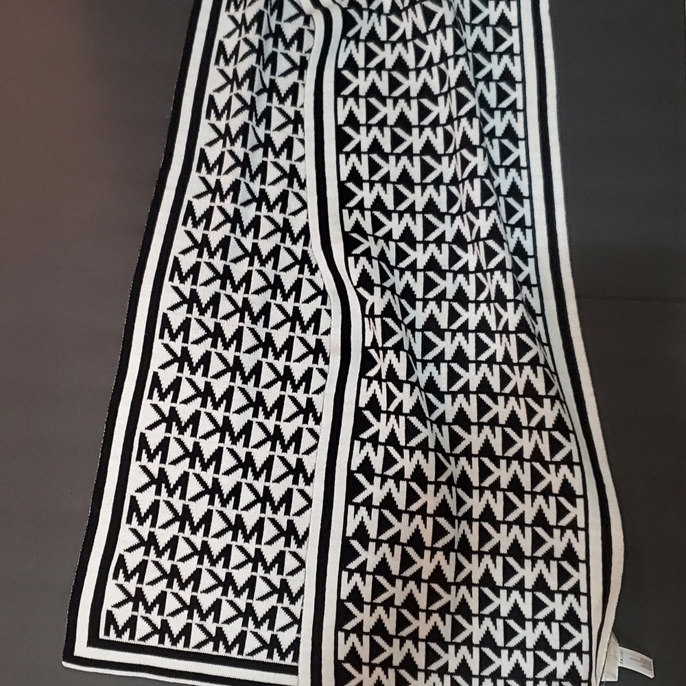 Michael Kors Scarf NWT